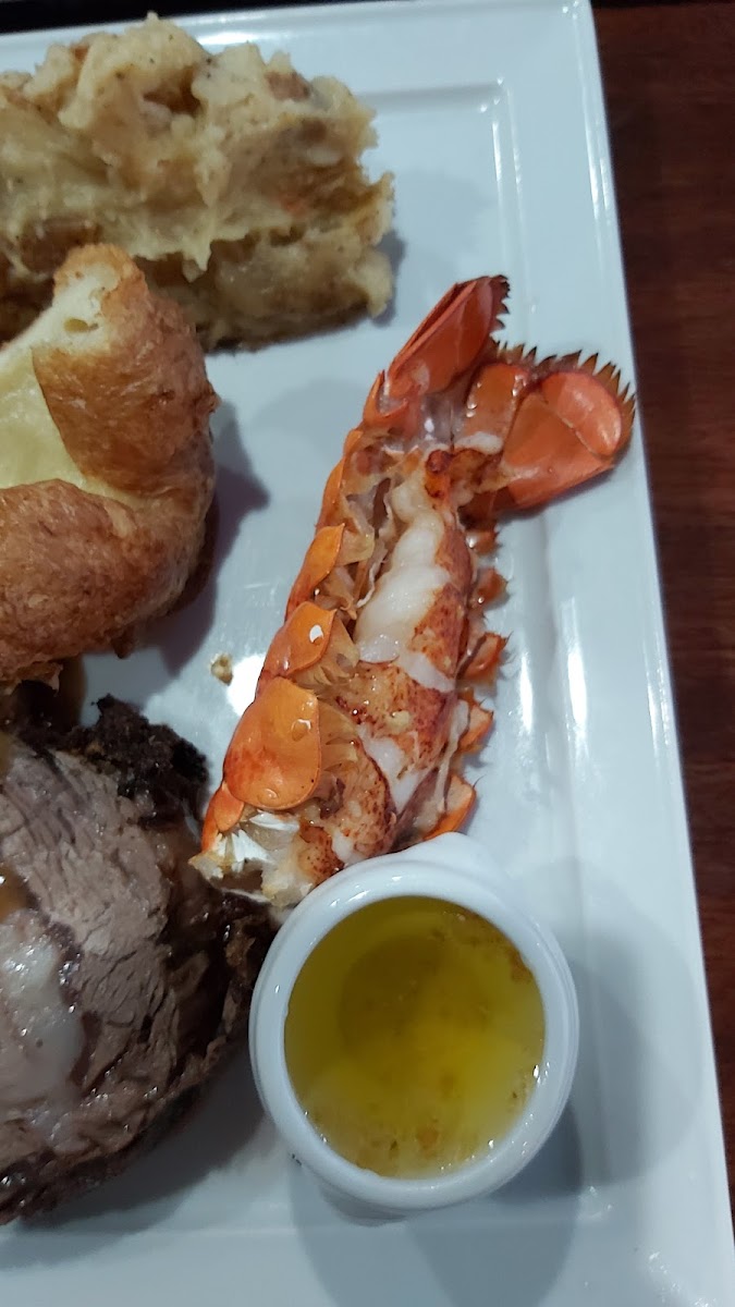 Frontier Eatery & Saloon - Photo 8