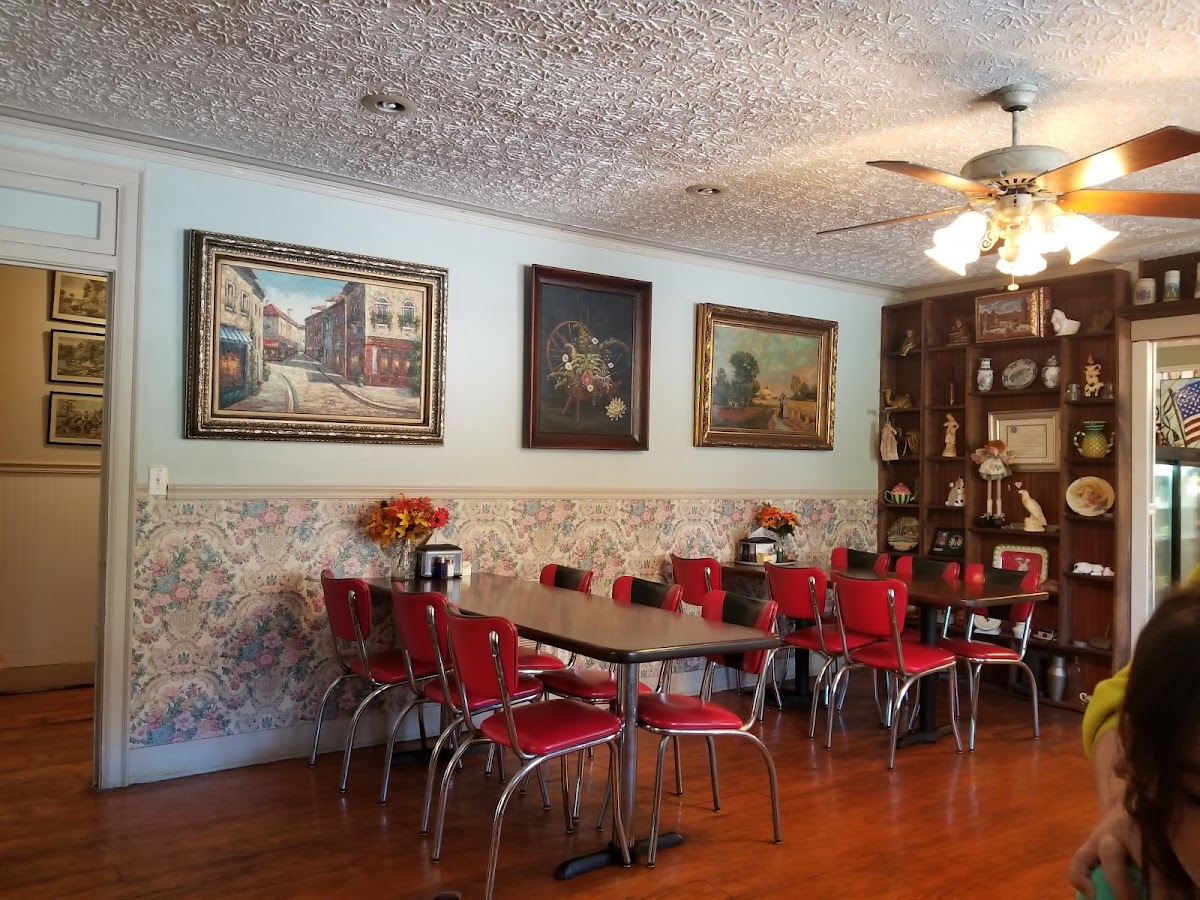 Plantation House Restaurant and Catering - Photo 3