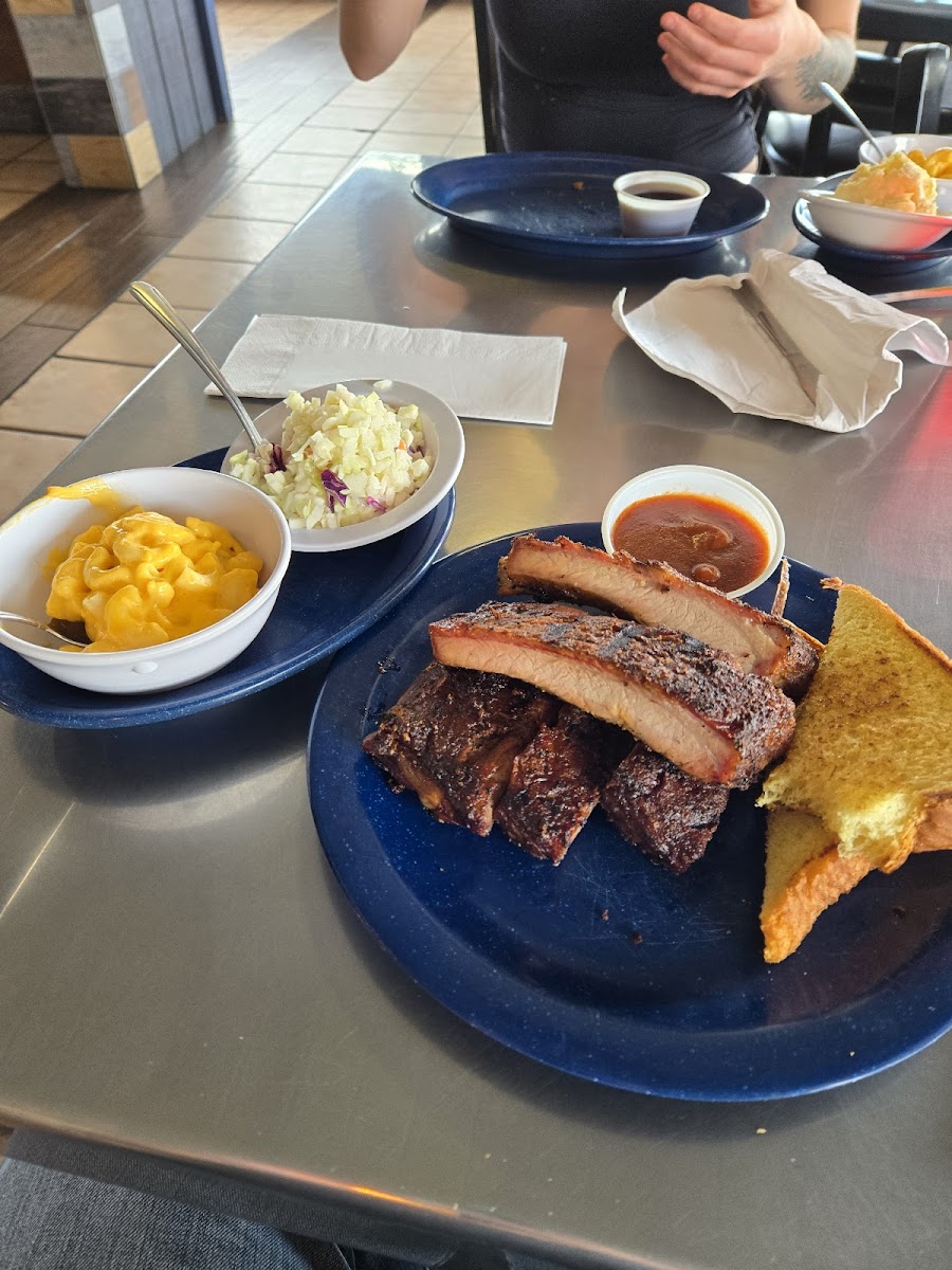 Ribs Hickory Pit BBQ - Photo 6