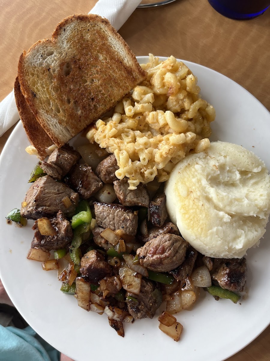 Pop Bellies Seafood Steak And Grill - Photo 8