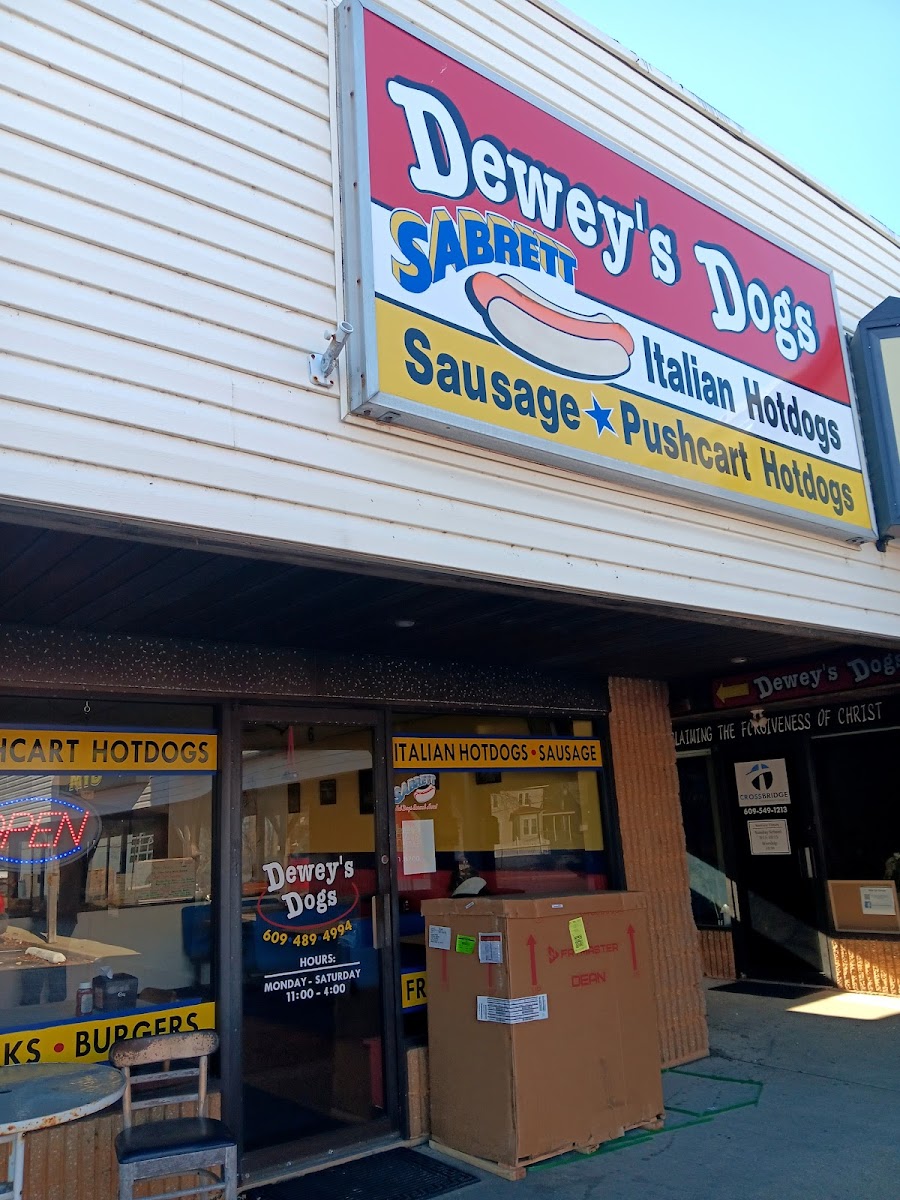 Dewey's Dogs - Photo 2