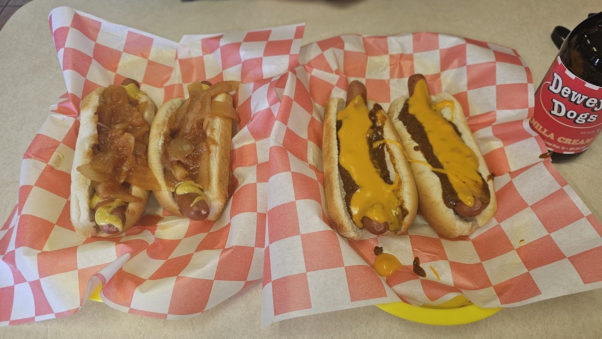 Dewey's Dogs - Photo 6