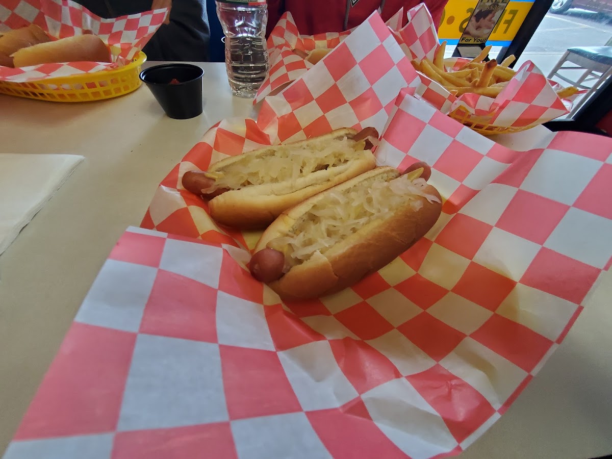 Dewey's Dogs - Photo 7