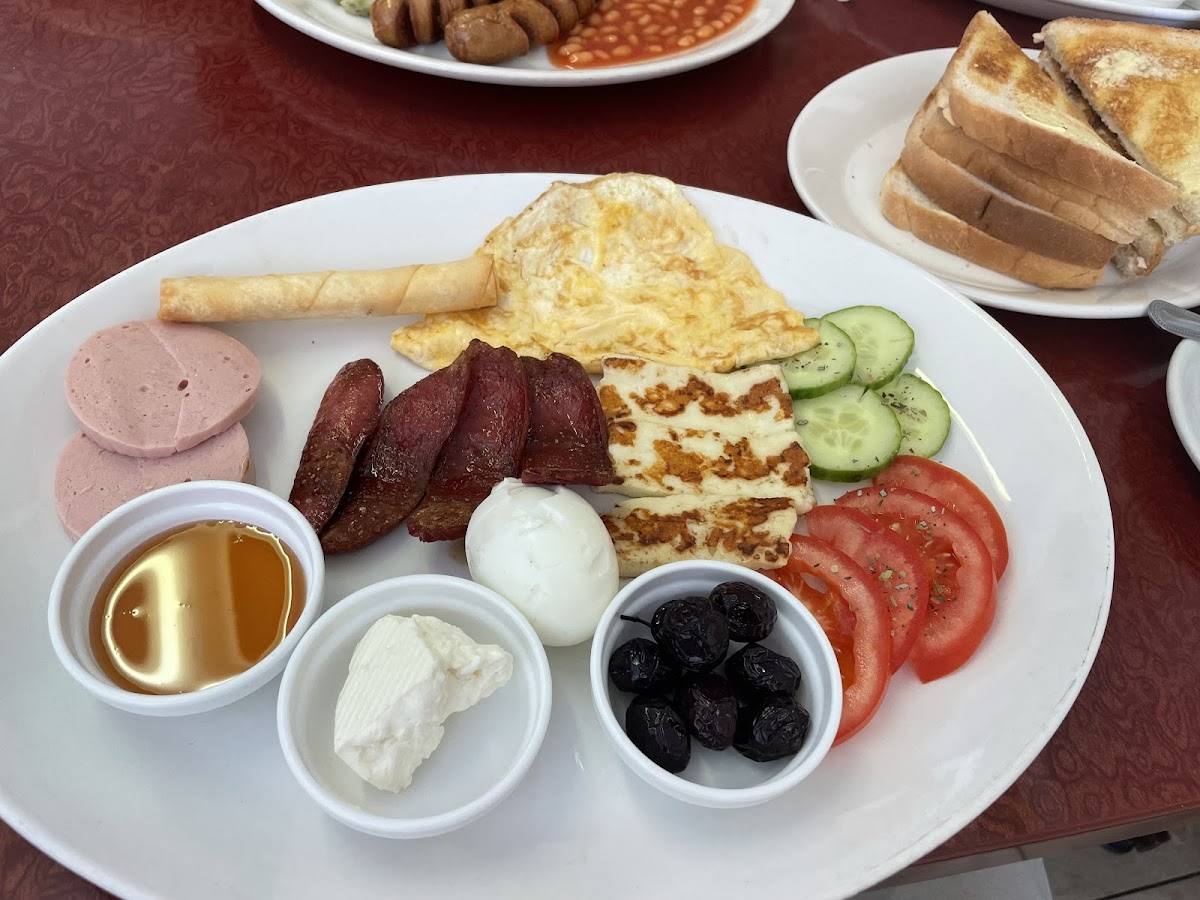 Central Cafe & Restaurant - Photo 7