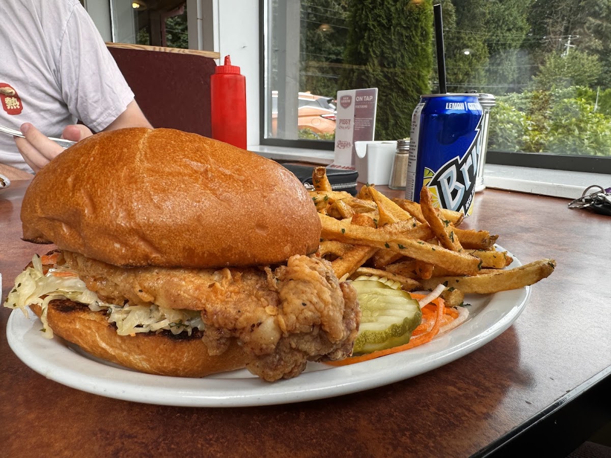 Motherhen Barbecue Diner - Photo 2