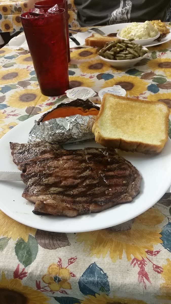 The Log Cabin Restaurant - Photo 7