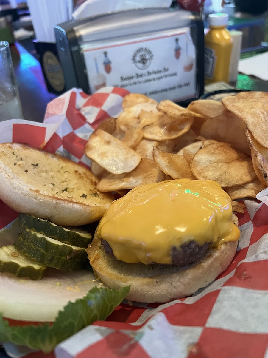 Badger Bob's Bar and Grill - Photo 9