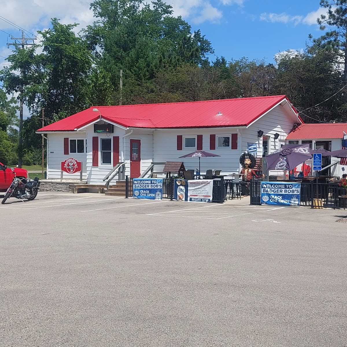 Badger Bob's Bar and Grill - Photo 2