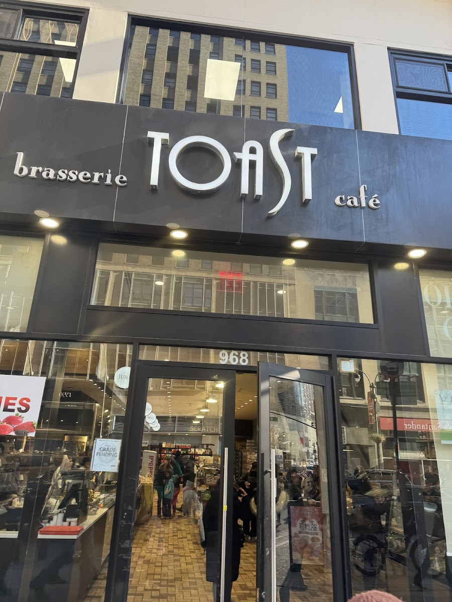 Toast Cafe Brasserie NYC/ buffet - Photo 3