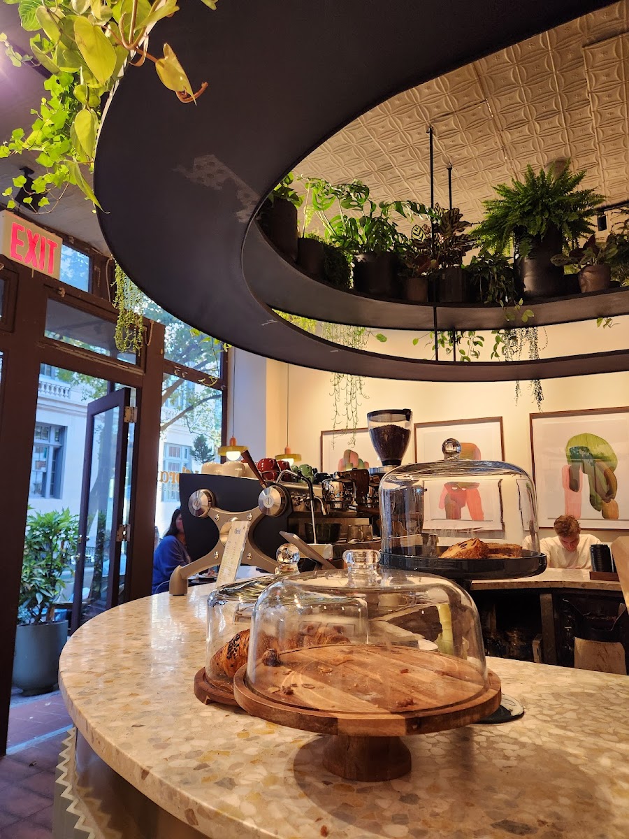 Radiant cafe - Photo 4