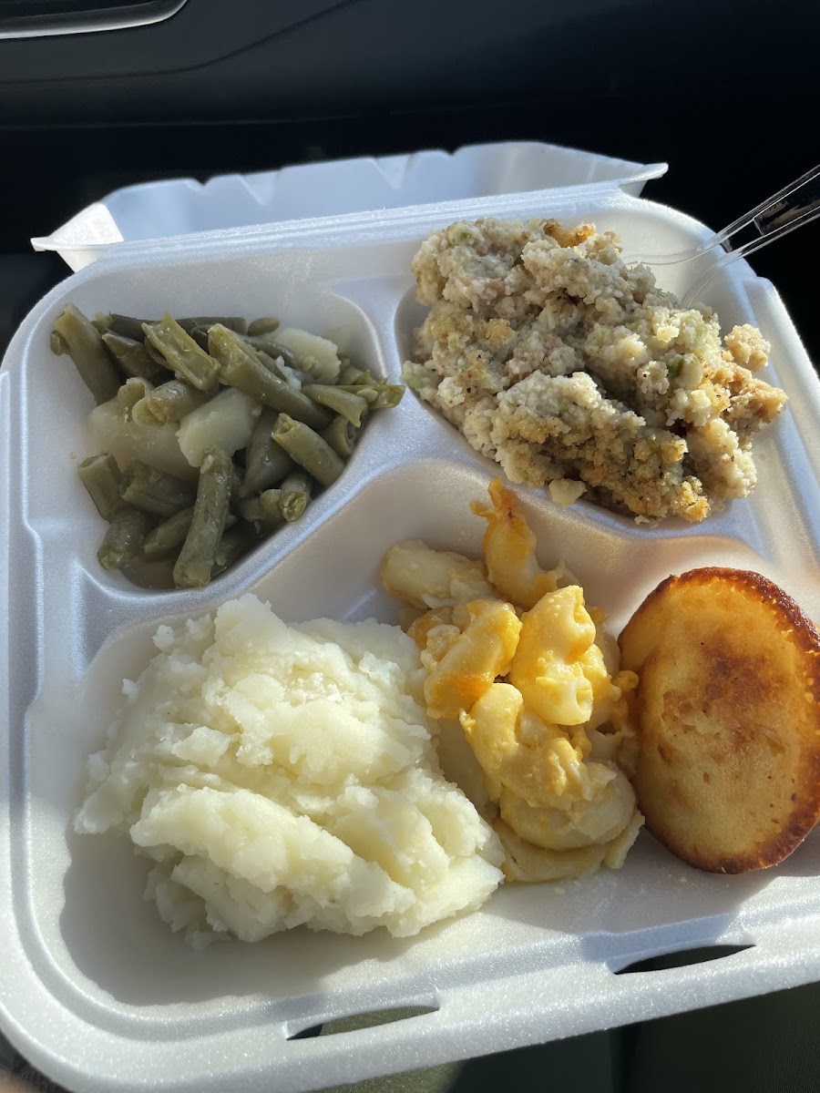 Eddies Soul Food - Photo 3