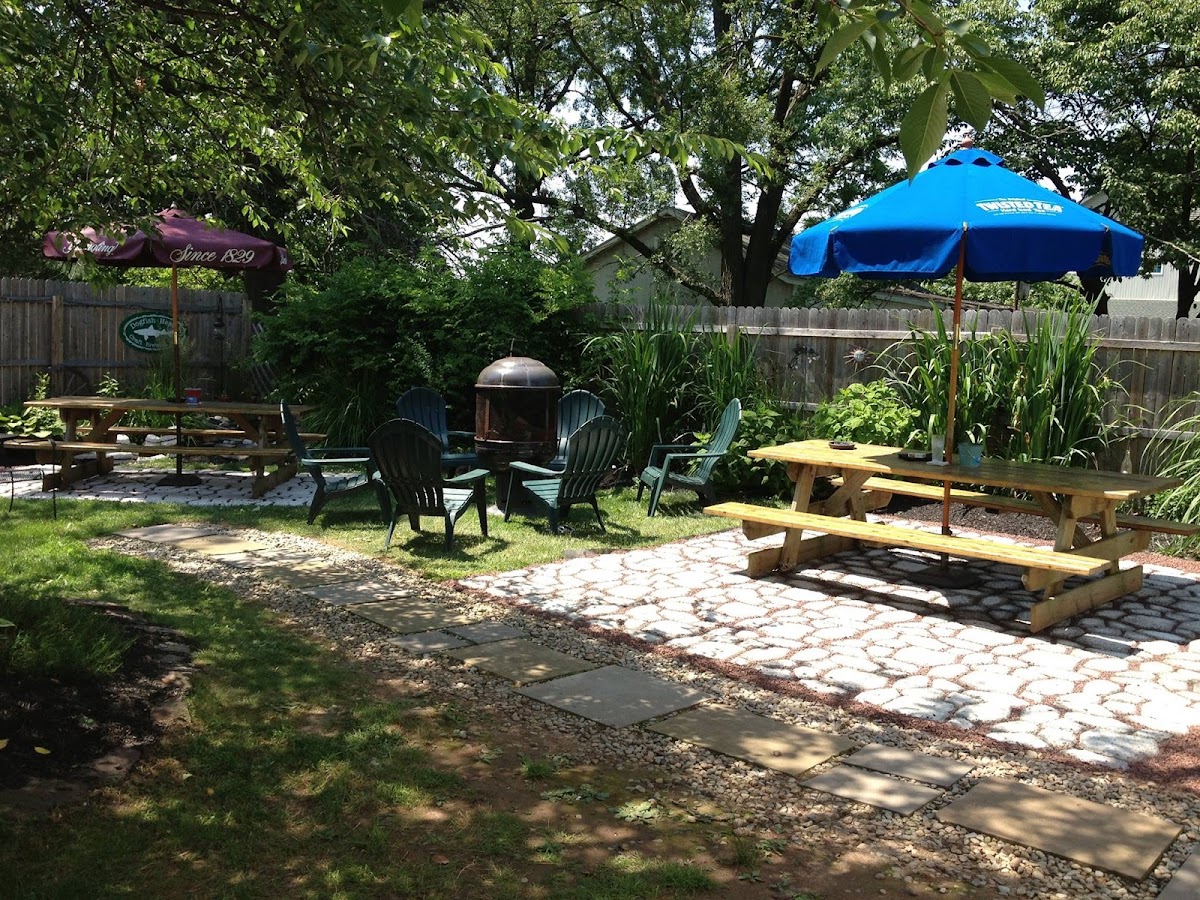 Suspenders Bar and Grill - Photo 6