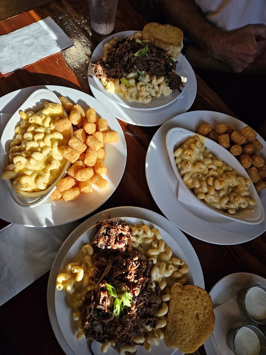 Wooden Nickel Pub & Eatery - Photo 4