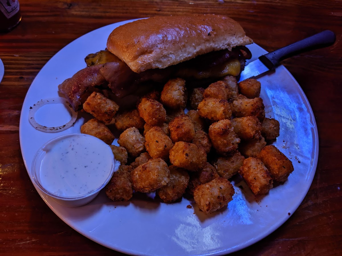 Wooden Nickel Pub & Eatery - Photo 5