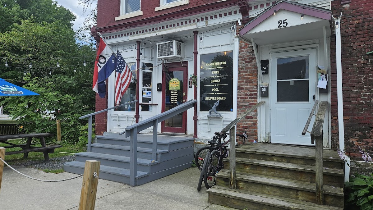 Toad's Burger Bar - Photo 3