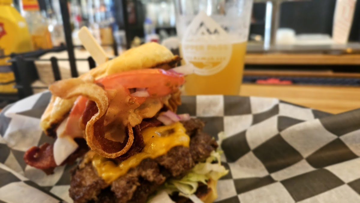 Toad's Burger Bar - Photo 7