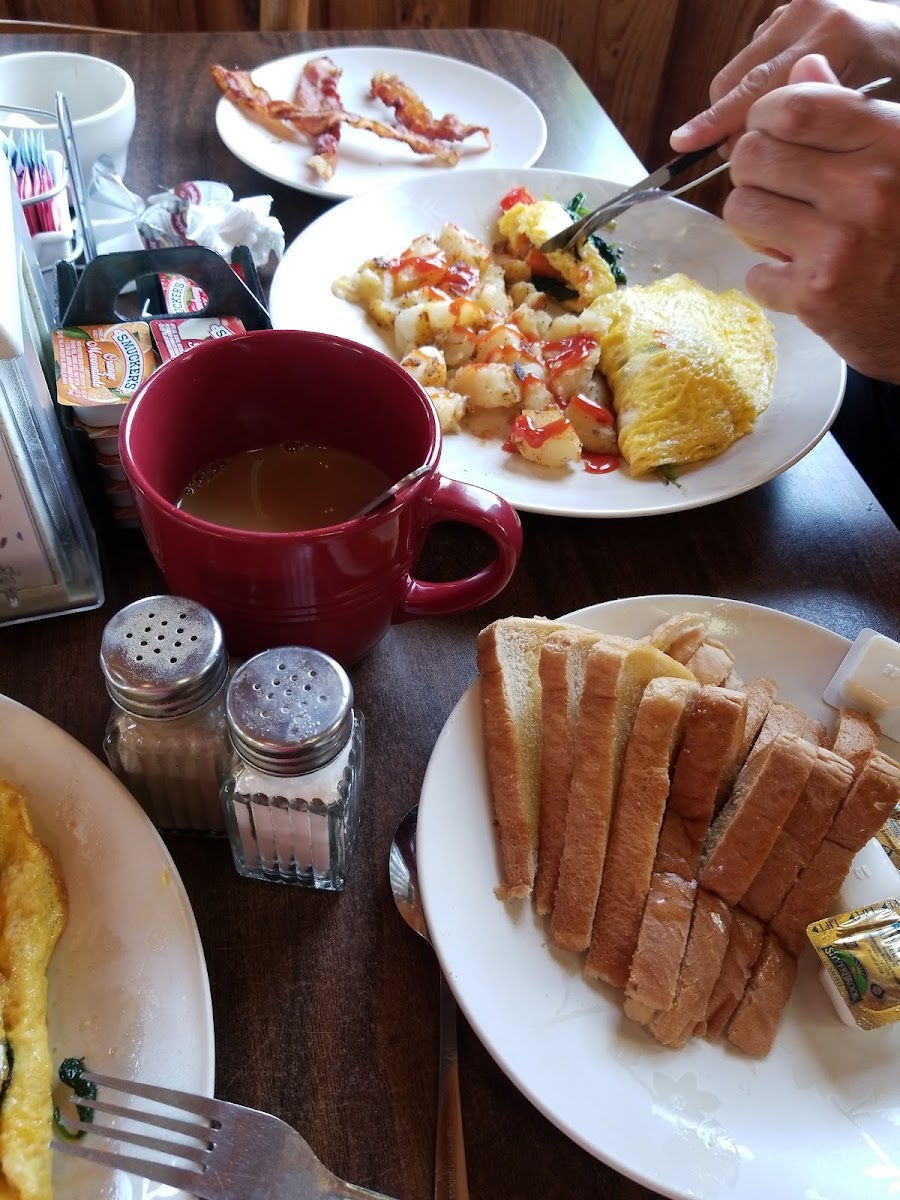 Sunshine Pancake House - Photo 3
