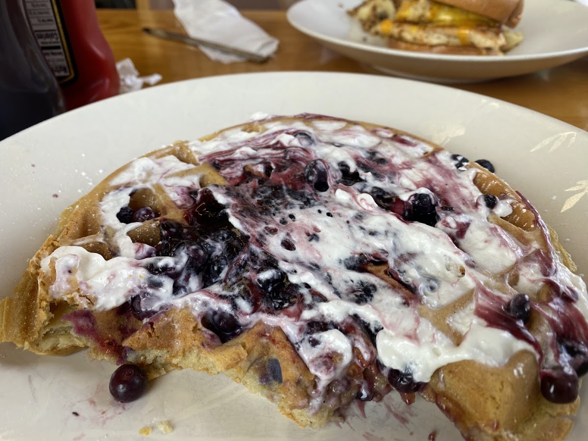 Sunshine Pancake House - Photo 4