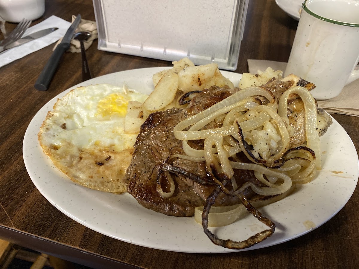 Sunshine Pancake House - Photo 6