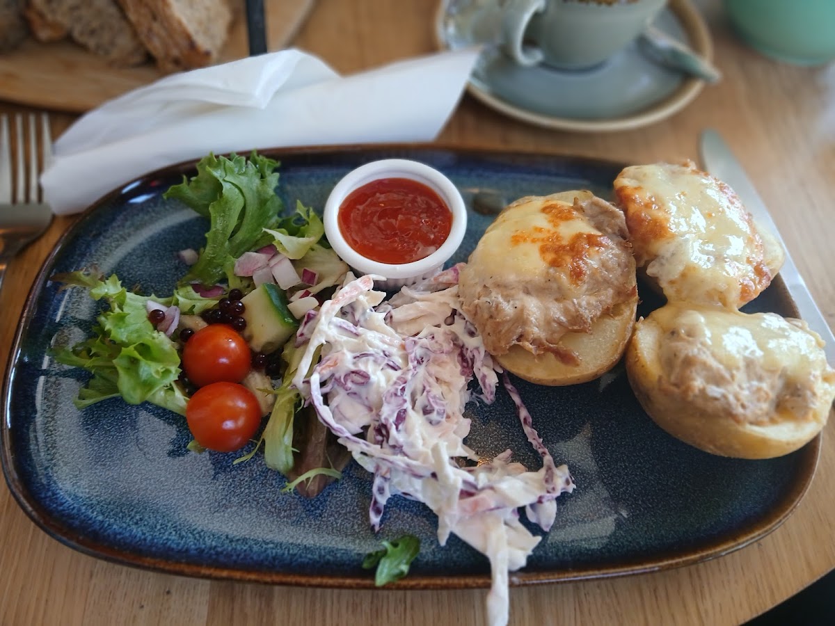 The Green Door Deli - Photo 3