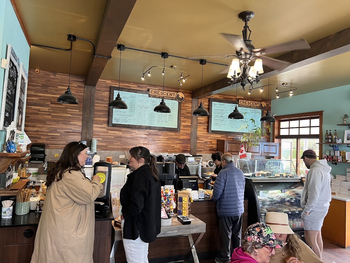 Crescent Coffee House - Photo 3