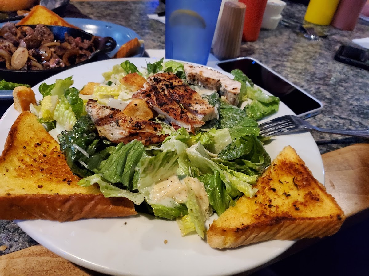 Jake's Bar & Grill - Photo 9