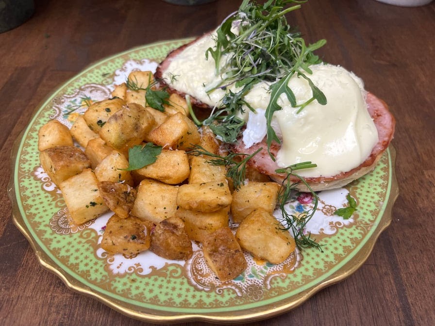 The Sweatered Hen - Photo 3