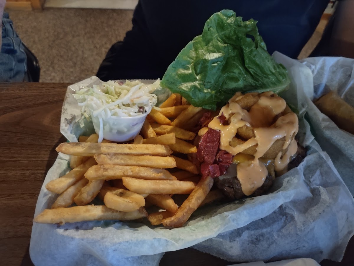 Chang's Half Moon Lakeview Bar & Grill LLC