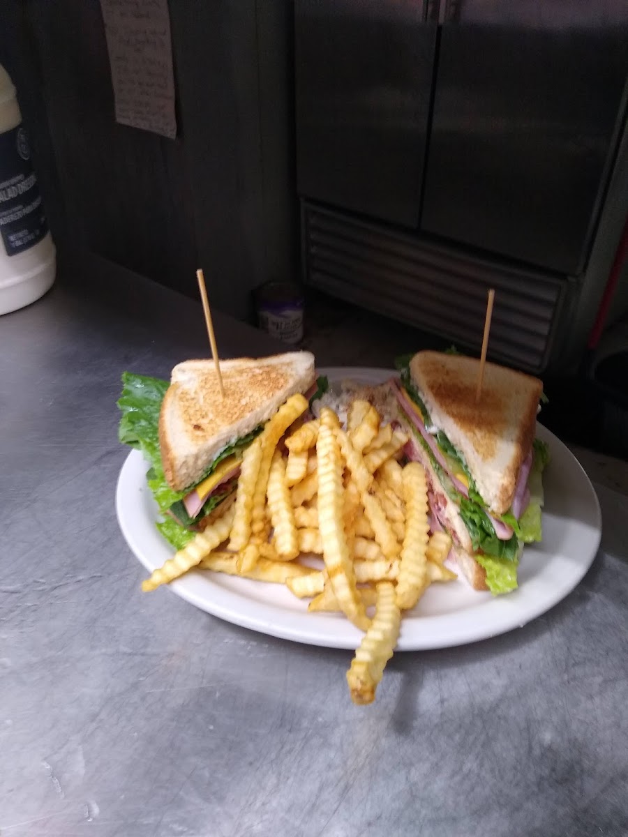 Chang's Half Moon Lakeview Bar & Grill LLC - Photo 5