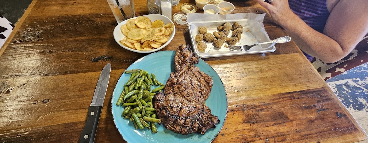 Brooks Steakhouse - Photo 4