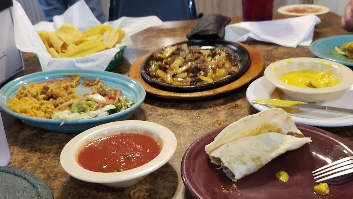 Hernandez Mexican Restaurant - Photo 5