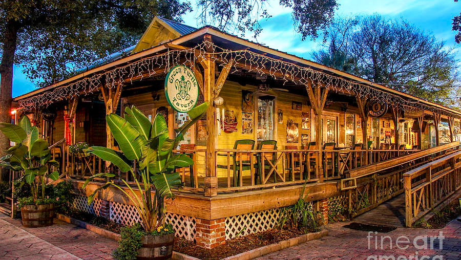 Green Turtle Tavern - Photo 3