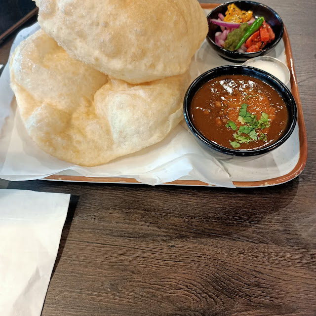 Chana Bhatura
