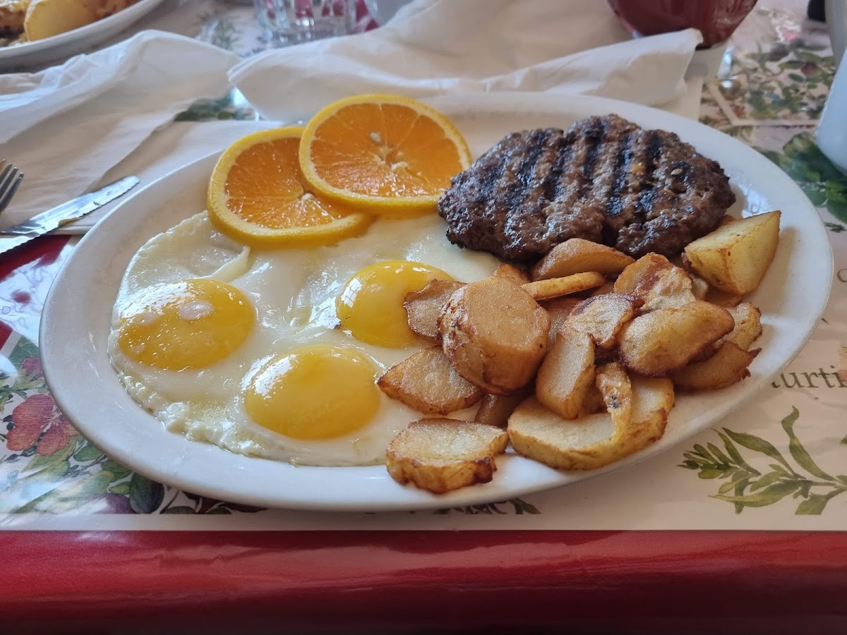 Riverview Inn & Restaurant - Photo 1
