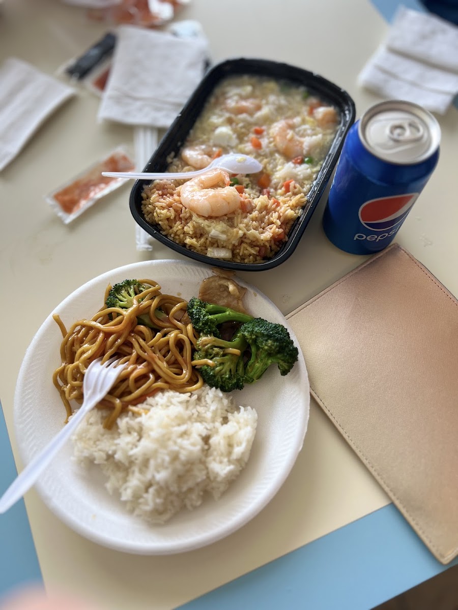 Little China Restaurant - Photo 9