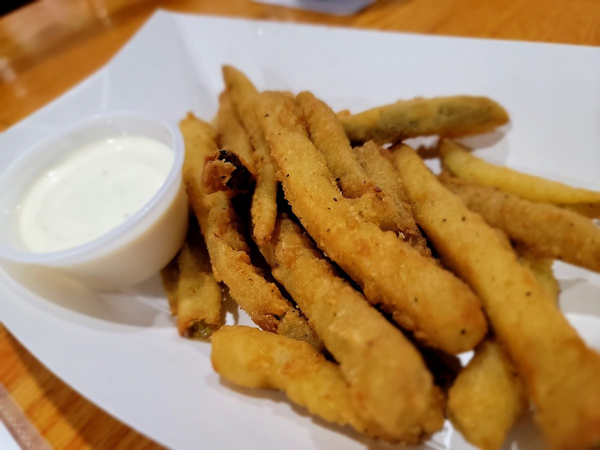 Brookse’s Bar and Grill - Photo 9