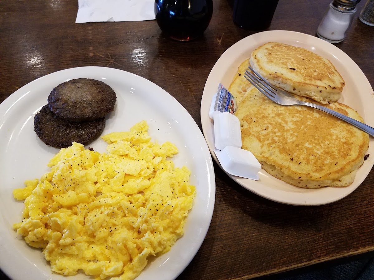 Davy Crockett Restaurant - Photo 9