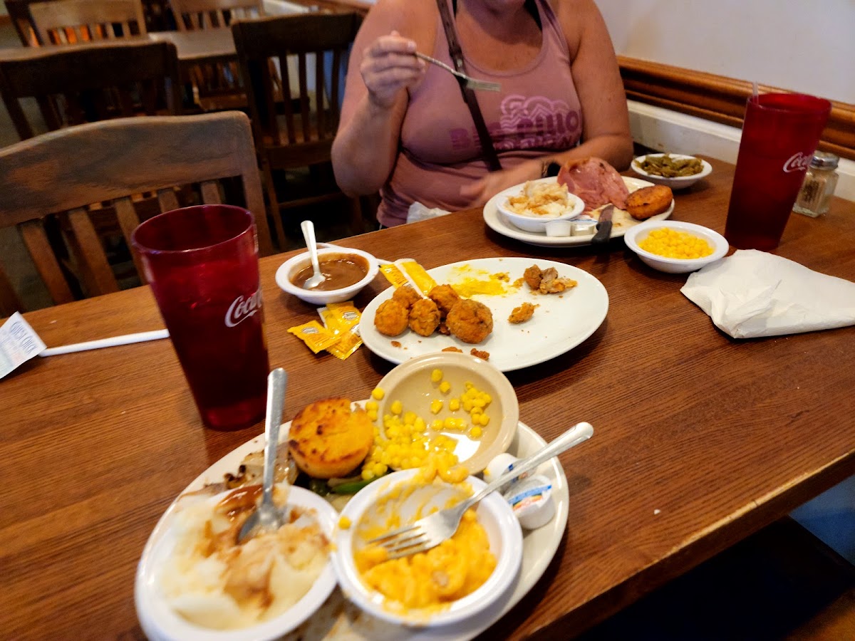 Davy Crockett Restaurant - Photo 1