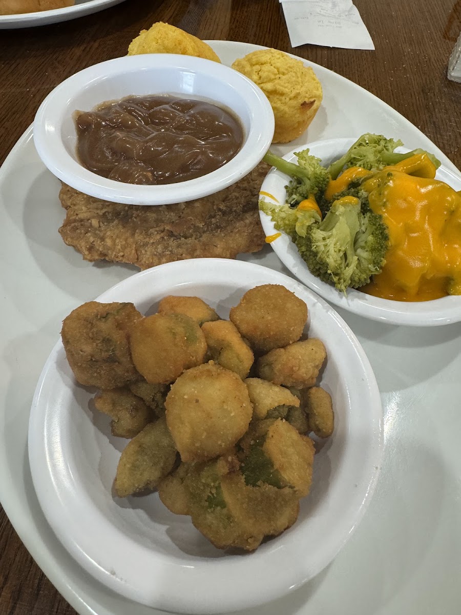 Davy Crockett Restaurant - Photo 3
