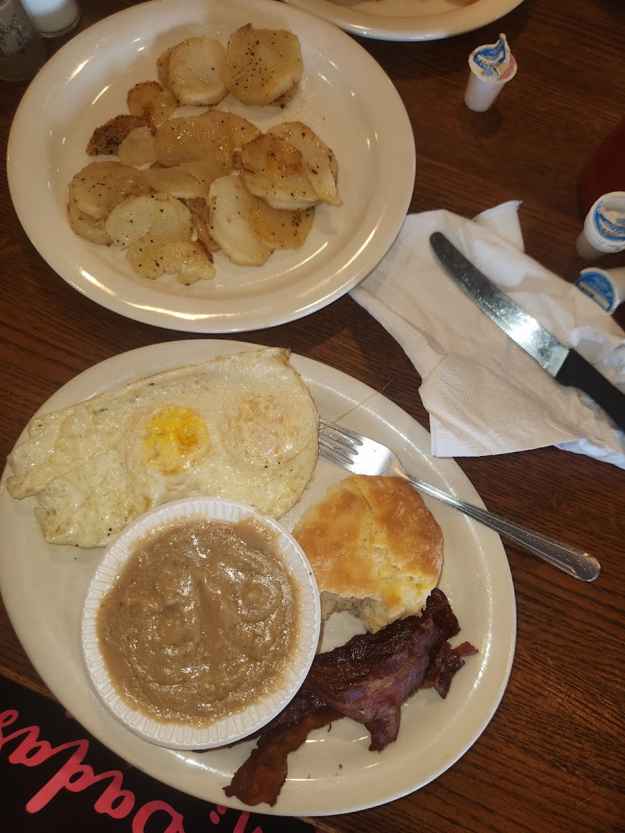 Davy Crockett Restaurant - Photo 8