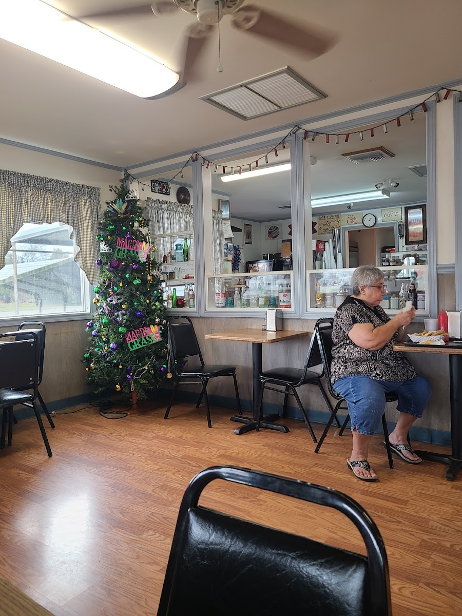 Johnny's Drive Inn - Photo 2