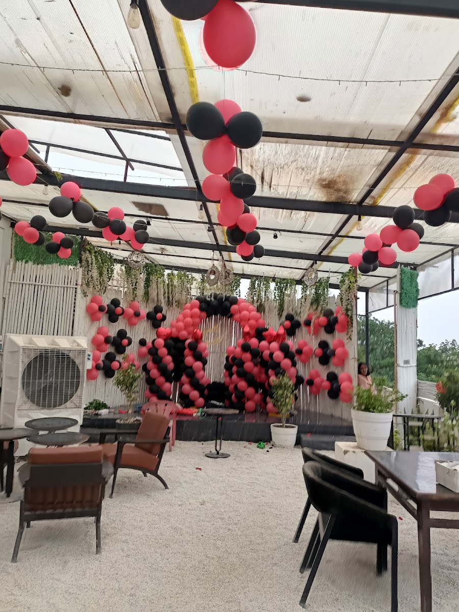 THE FOOD FACTOR CAFE & BISTRO - Photo 9