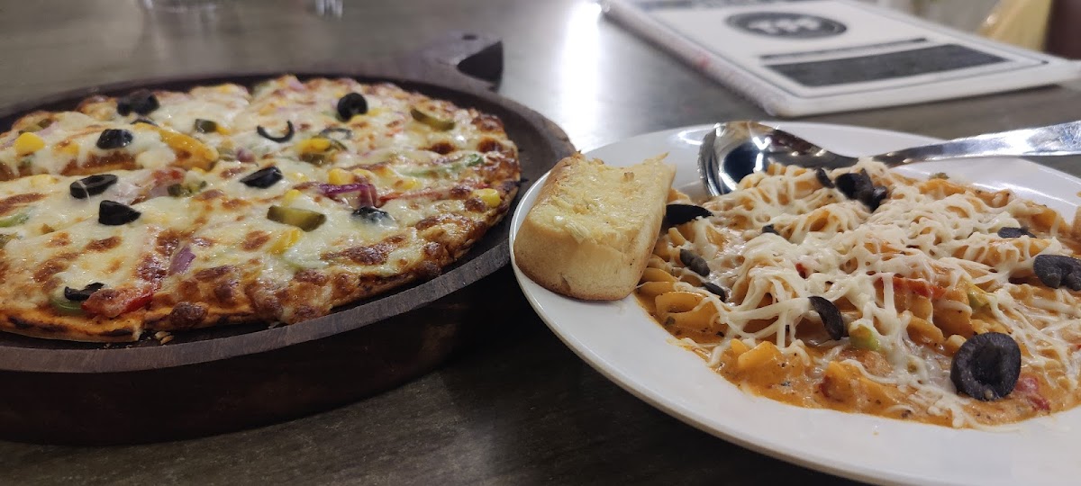 THE FOOD FACTOR CAFE & BISTRO - Photo 1