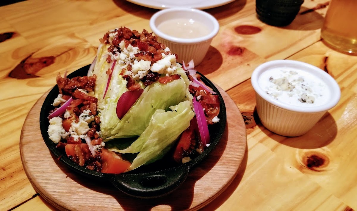 Pinons Pizza Company - Photo 8