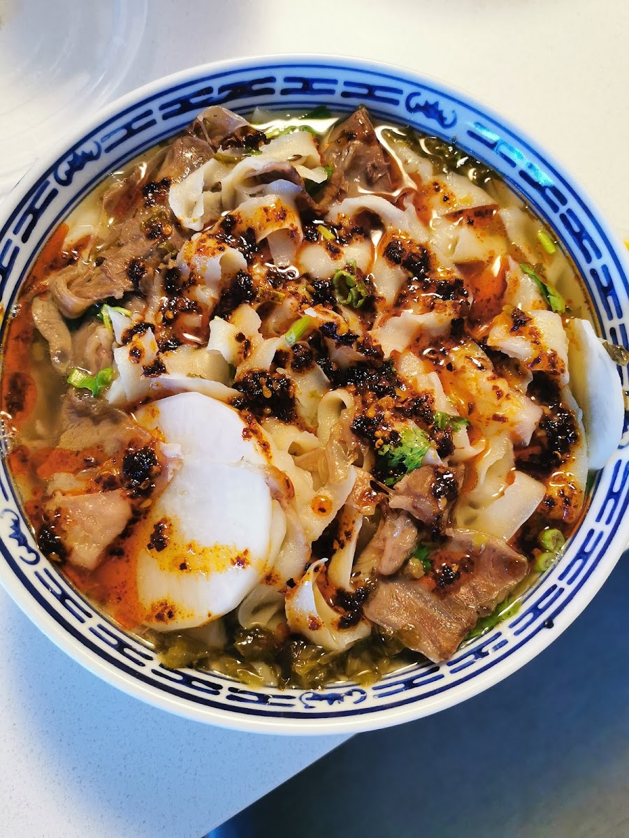 YEE'S HAND PULLED NOODLES老叶兰州牛肉拉面 - Photo 9