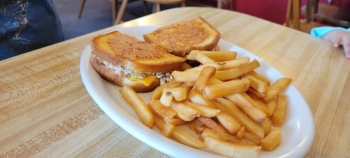 Big John's Mountain Grill - Photo 3