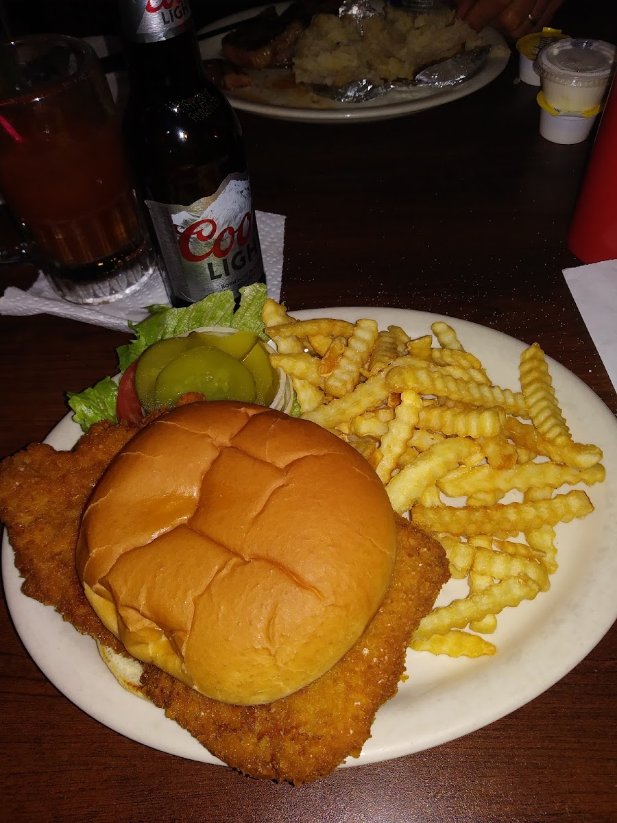 Tall Paul’s Pub & Grub LLC - Photo 9