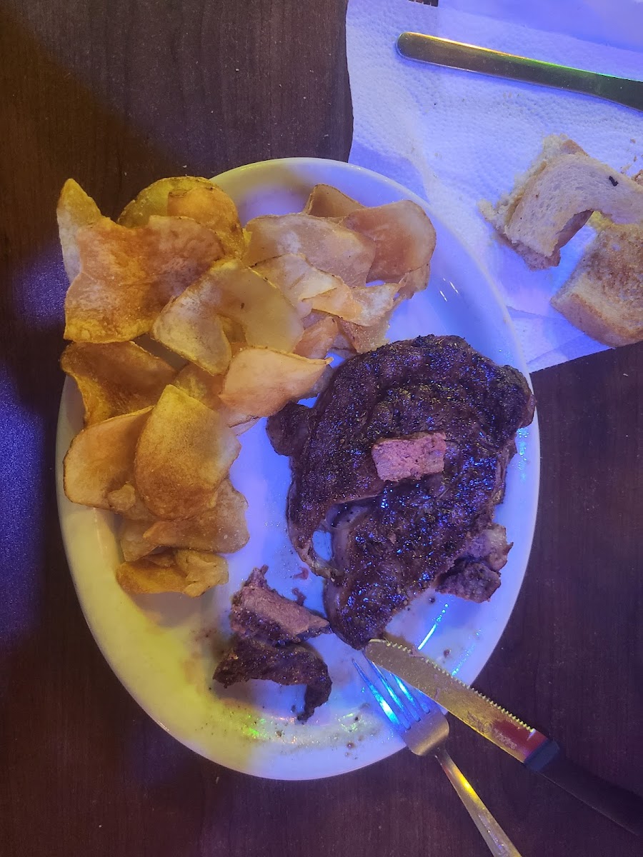 Tall Paul’s Pub & Grub LLC - Photo 4