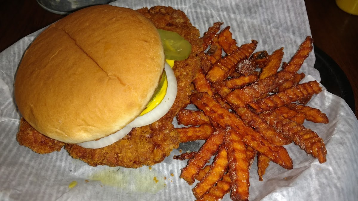 Tall Paul’s Pub & Grub LLC - Photo 6