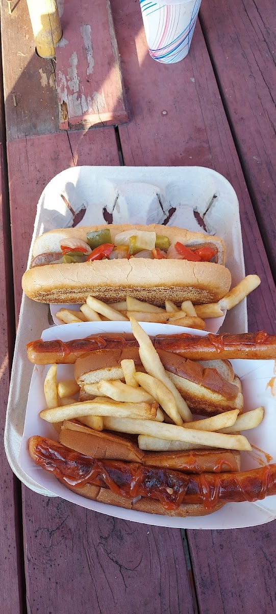 Lee's Hot Dog Stand - Photo 9